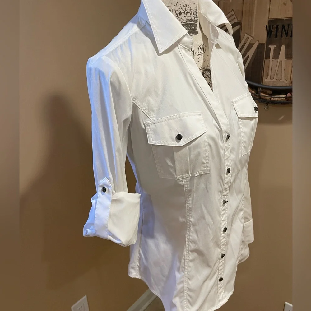 EXPRESS Cream classic blouse w/black button detail M - Picture 3 of 8